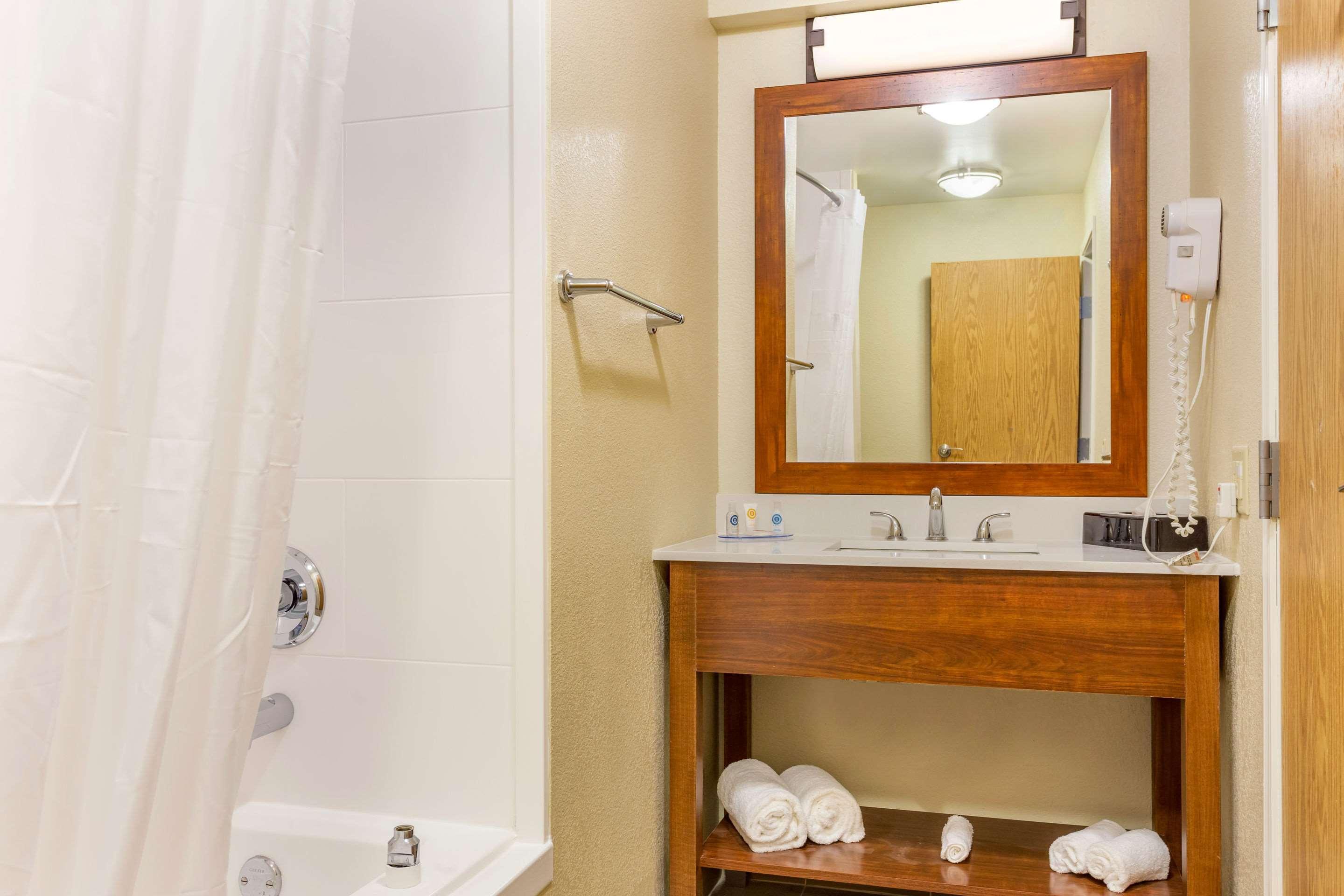Comfort Inn Dekalb - Adjacent The University Ngoại thất bức ảnh