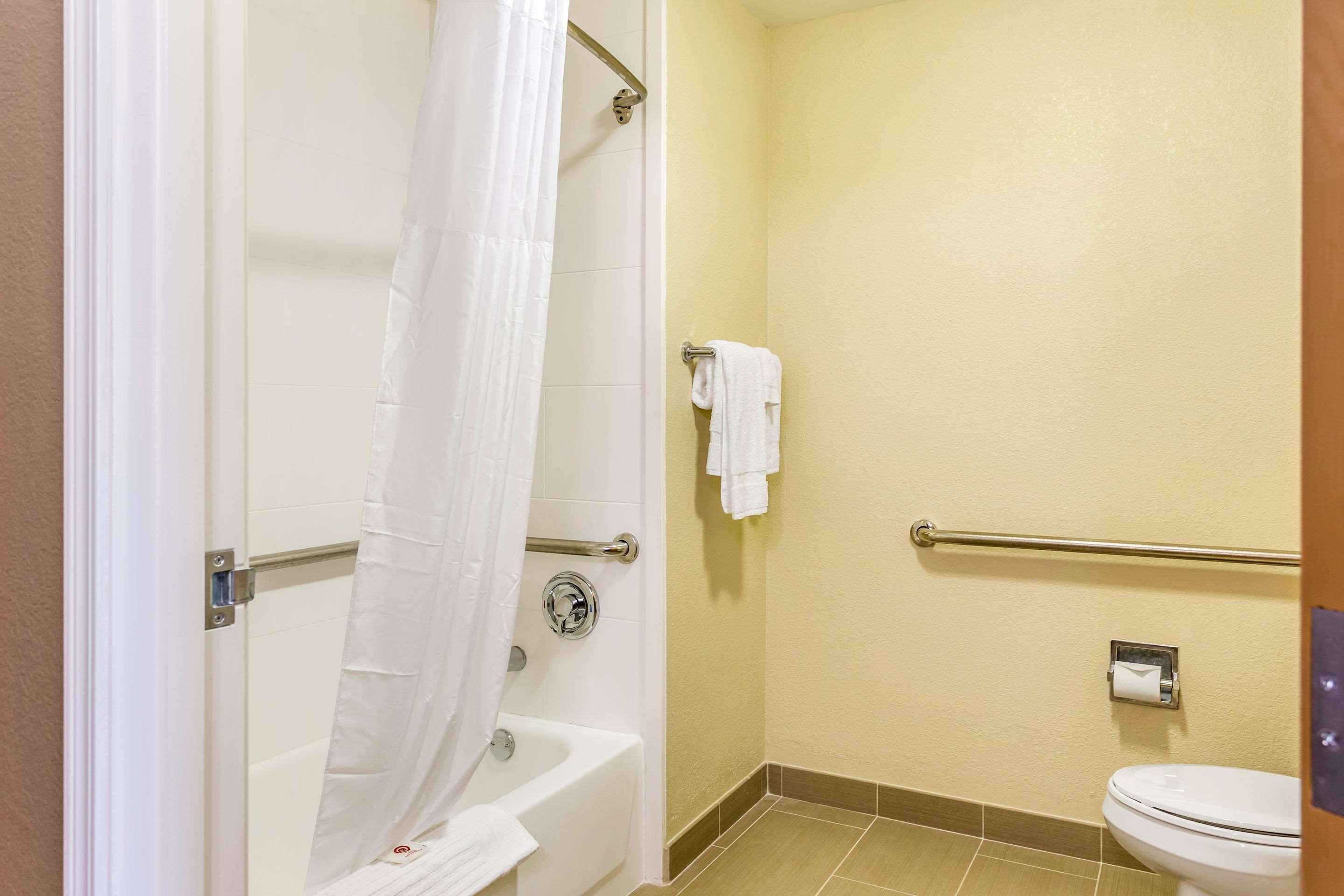 Comfort Inn Dekalb - Adjacent The University Ngoại thất bức ảnh