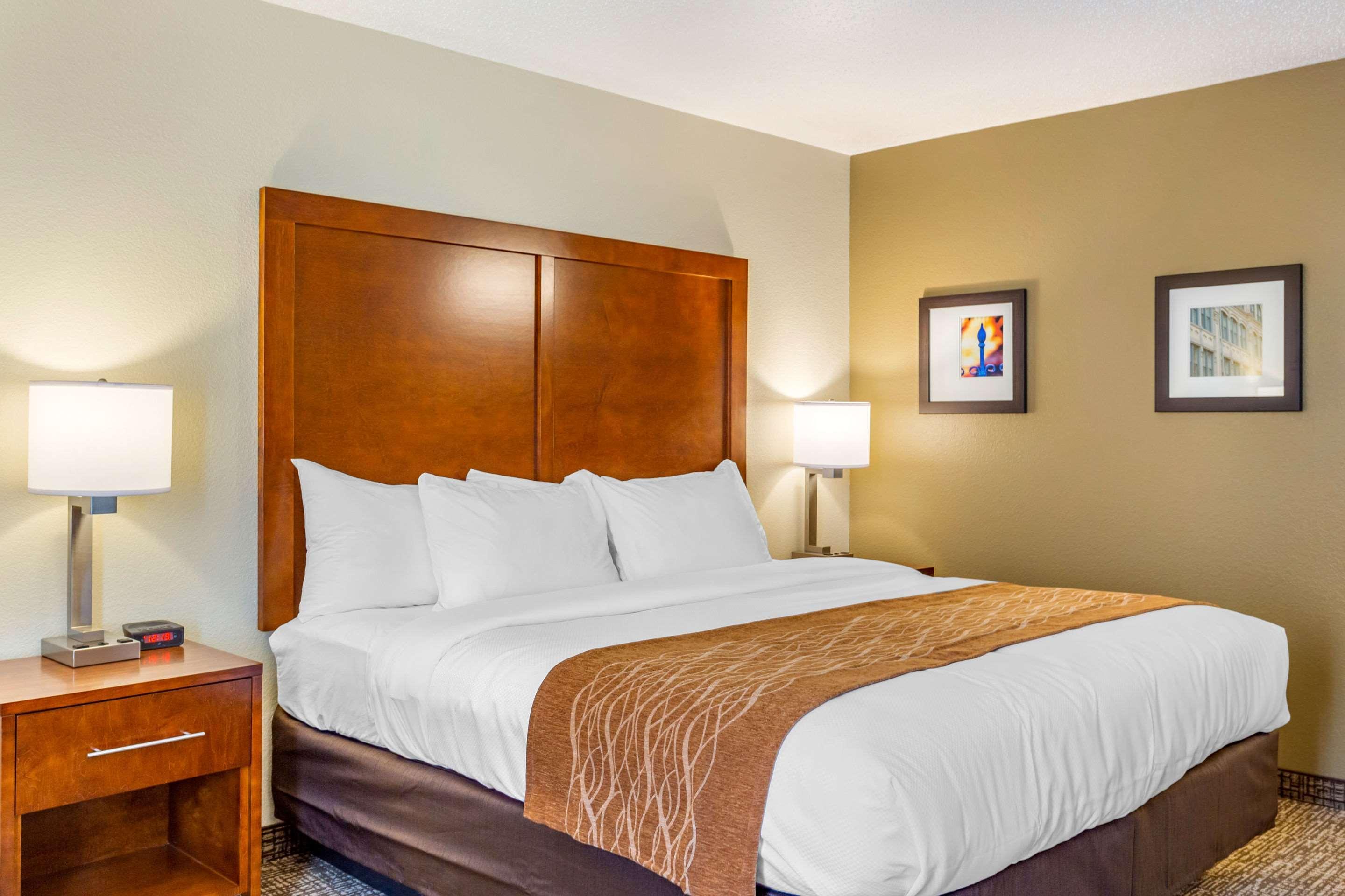Comfort Inn Dekalb - Adjacent The University Ngoại thất bức ảnh
