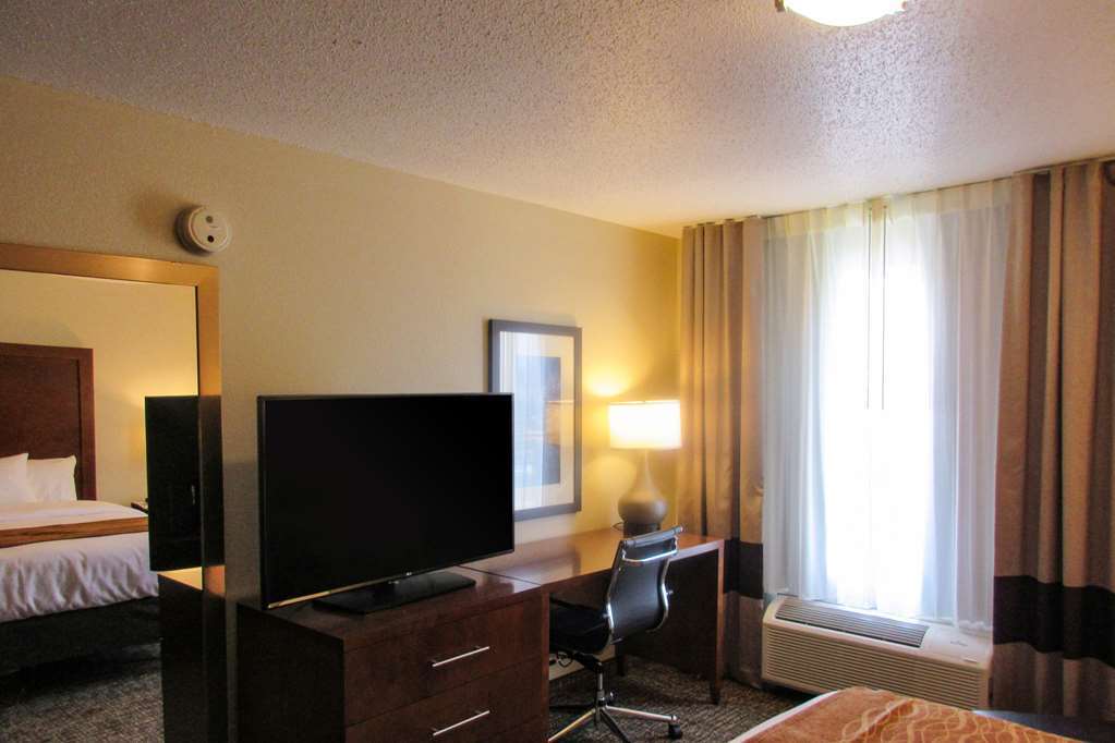 Comfort Inn Dekalb - Adjacent The University Phòng bức ảnh